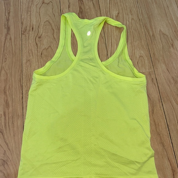 Lululemon Athletica Yellow Sleeveless Tank Top Racerback (cropped length) - Picture 2 of 3